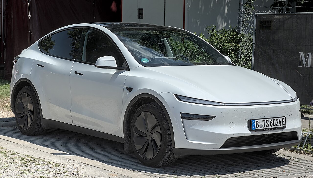 Tesla Tells Firefighters to Dial Two Hotlines After Robotaxi Crashes