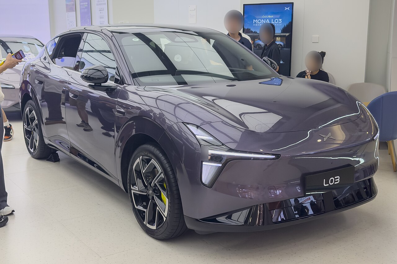 CleanTechnica Pits XPeng VLA 2.0 Against Tesla FSD in Amsterdam Test